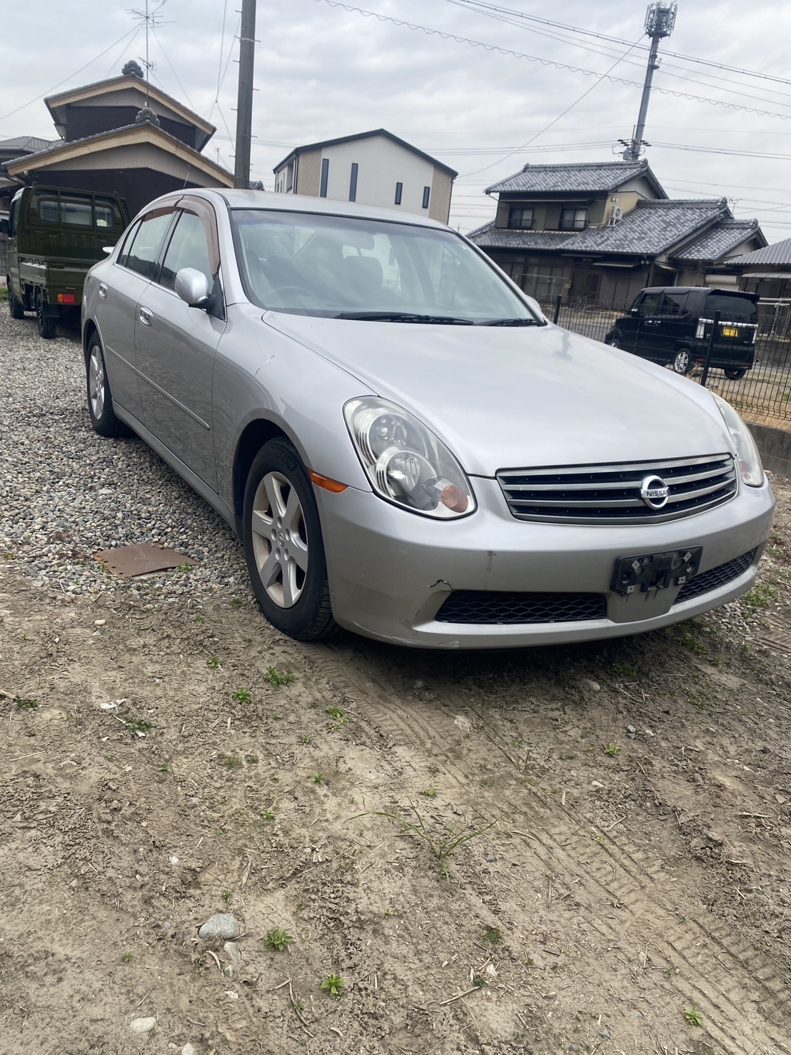 愛知県江南市で引き取り相談を受けた日産スカイライン250GTのフロント外観